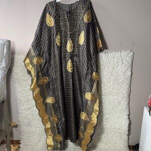 Elegant Black and Gold Maxi Dress